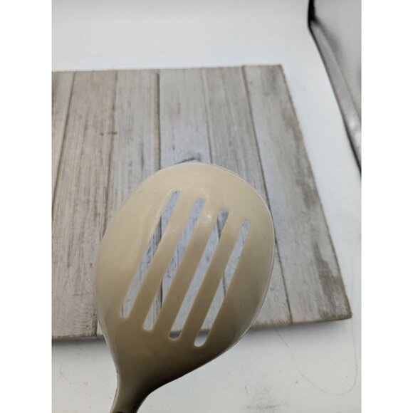 Vintage Unbranded Beige Slotted Nylon Plastic Serving Spoon USA 11 3/4" - Picture 8 of 9